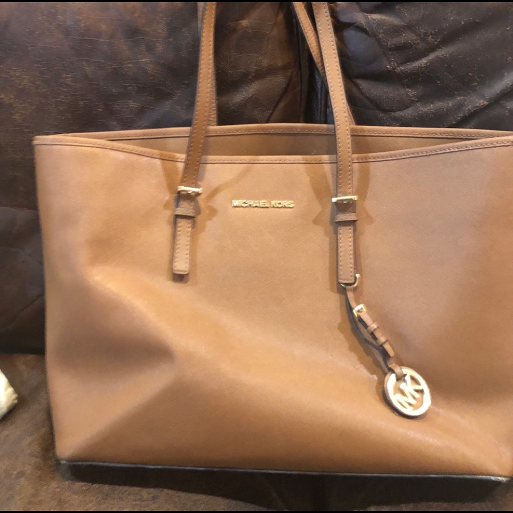 Michael Kors Jet Set Tote - Picture 2 of 3
